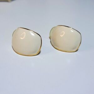Vintage Stud Earrings - Retro Cream Gold Enamel